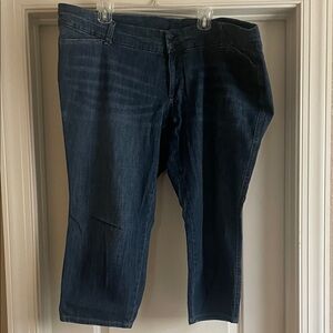 Classic Women’s Relaxed Capri Jeans